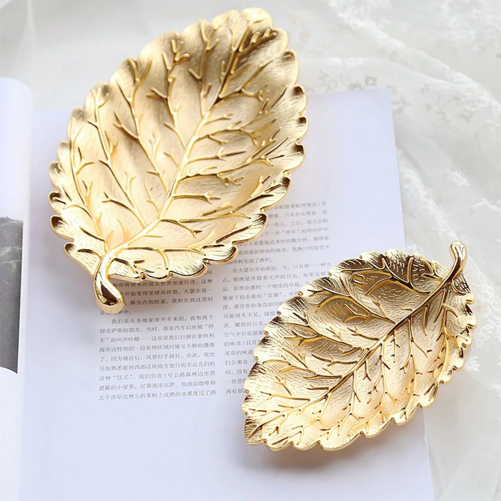 European Leaf Shape Gold Plate Dry Fruit Tray Decorative Plate Metal Snacks Serving Tray For Serving Biscuit Pastry Dessert