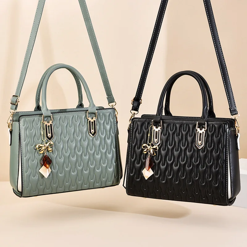 Fashion Luggage Women's Handbags Crossbody Simple NEW embossed PU shoulder with large capacity for leisure travelLadies Bolsos