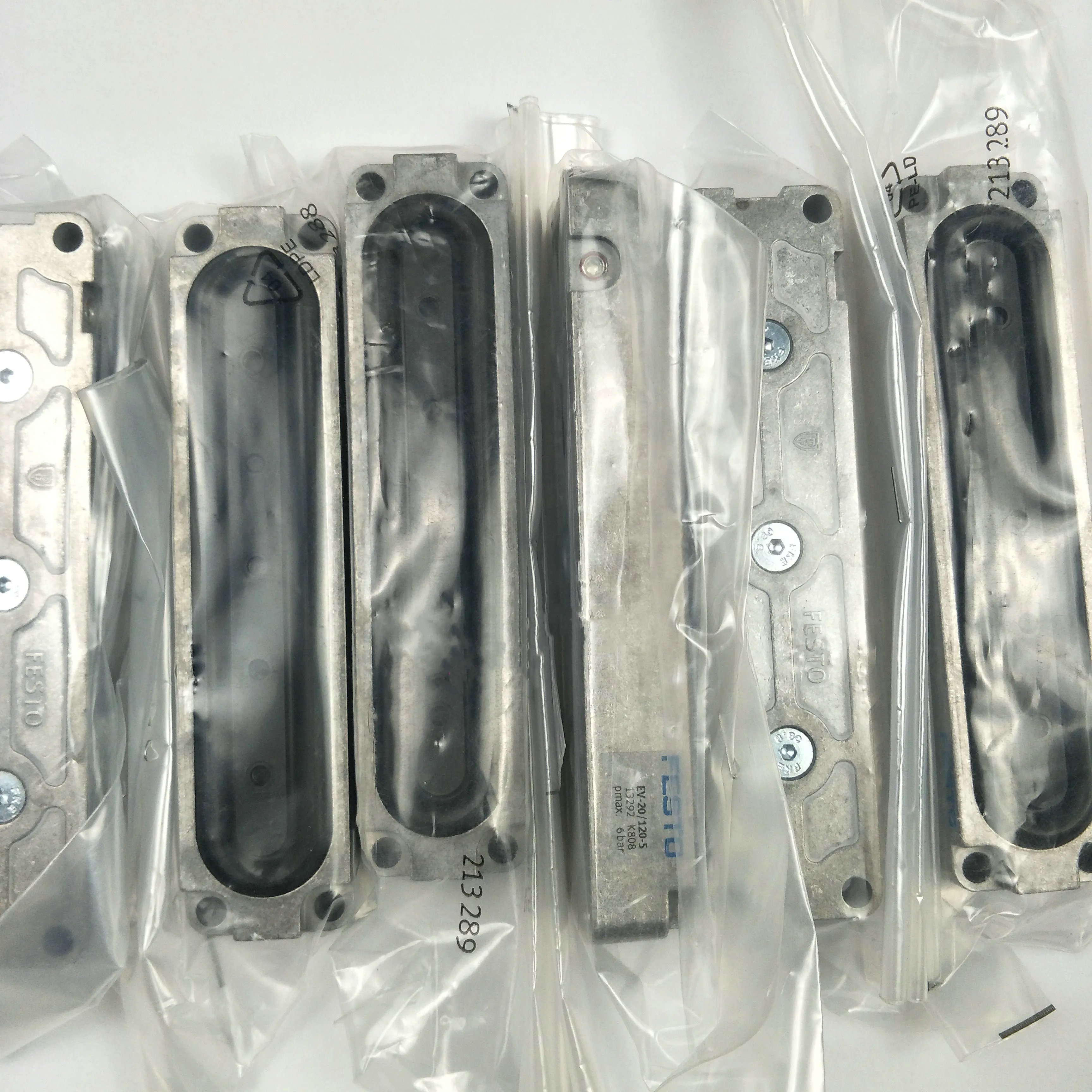 Зажимной цилиндр диафрагменного типа FESTO EV-15/40-4 13289 EV-15/63-4 13290 EV-20/75-5 13291 EV-20/120-5 13292