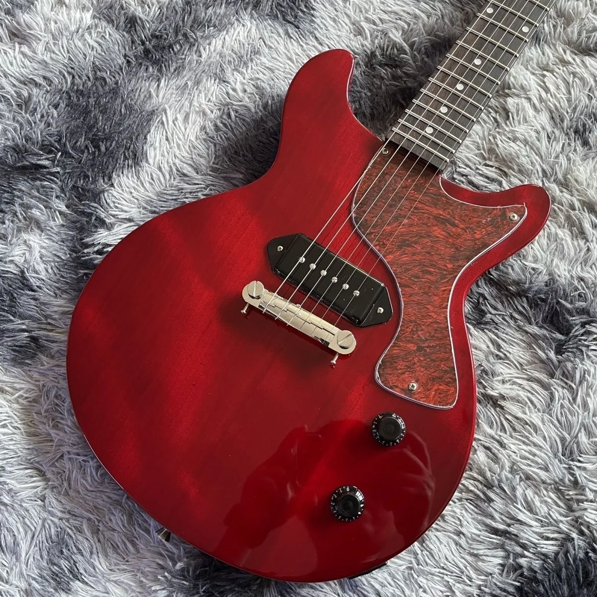 

Double Cut 6 Strings Electric Guitar Mahogany Body Wound Round Bridge Dog Ear Pickup Transparent Red Free Delivery