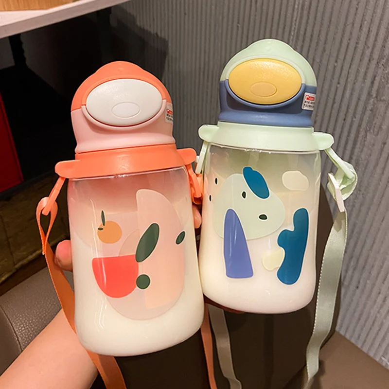 

Summer Cute Cartoon Handy Cup Cute Student Large Capacity Outdoor Portable Cup with Straw Children's Water Cup