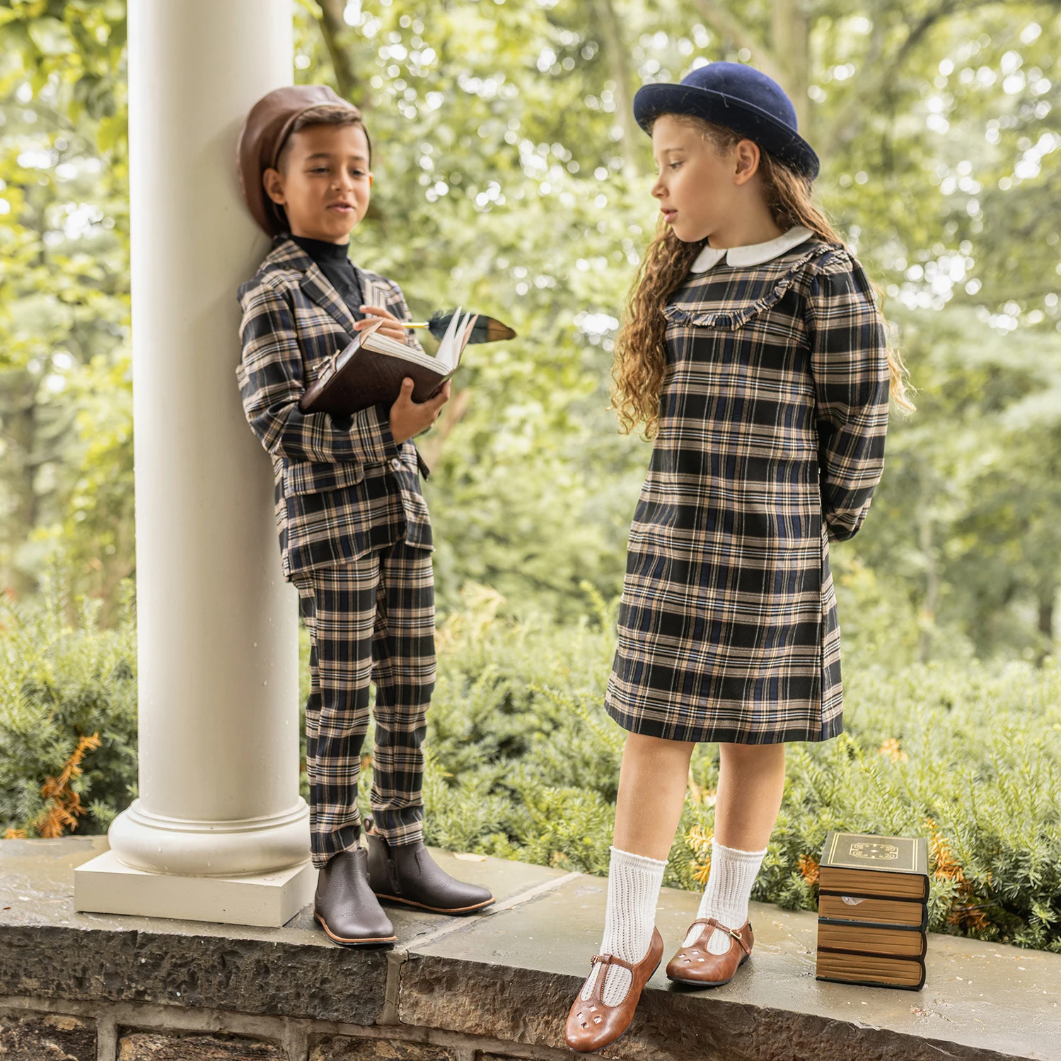 Фото Коллекция AP Plaid AW26: Модное платье для девочек, милый комплект для малышей, одежда для братьев и сестер в едином стиле, пиджак для мальчиков, клетчатый комбинезон. №5