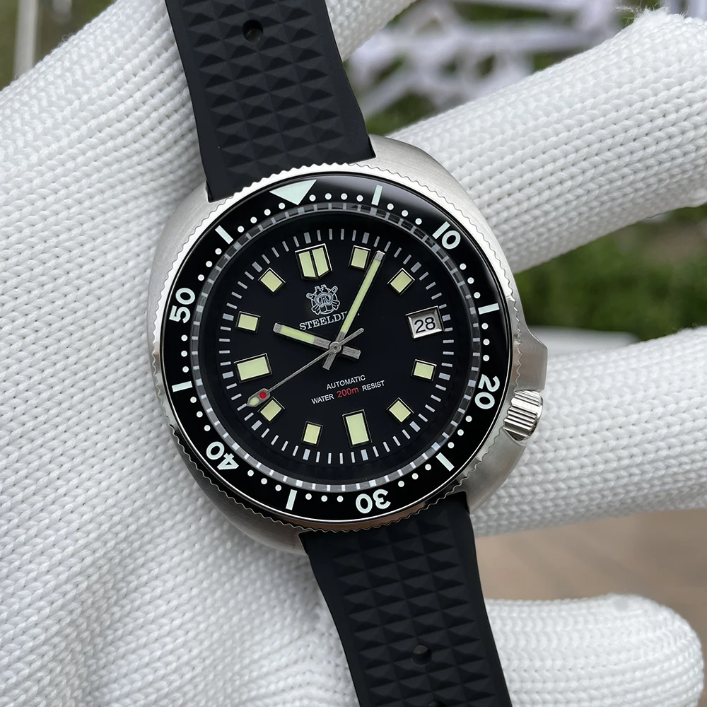 Фото Steeldive SD1970 Белый фон с датой 200 м Водонепроницаемое AR-покрытие Сапфировое стекло NH35 Черный циферблат Черепаха Автоматические мужские часы для дайвинга №5