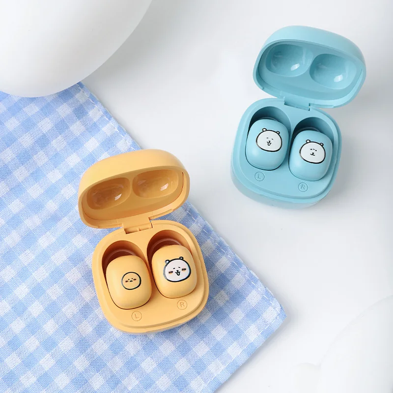 Фото Беспроводные Bluetooth-наушники Kawaii Joke Bear Mini с шумоподавлением, портативный чехол для хранения, набор наушников Joke Bear, аниме-аксессуар, подарок №1