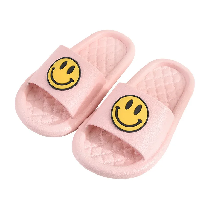 Рисунок 5 - Мужские и женские шлепанцы для родителей и детей