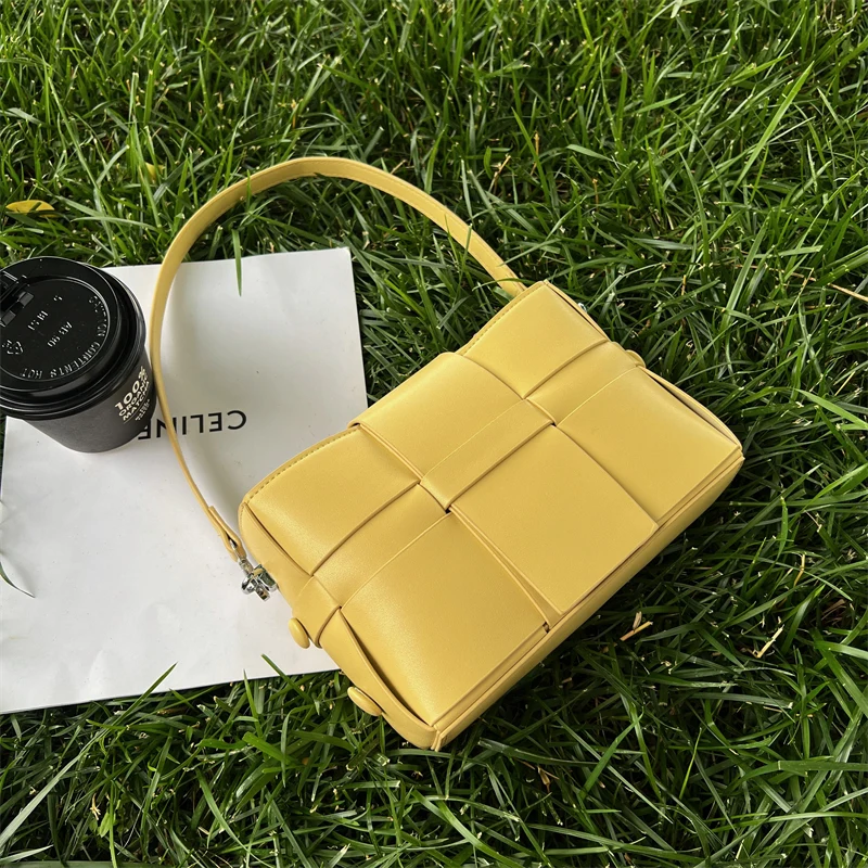 

Luxury Band Design Woven Shoulder Crossbody Bag Women 2022 New Satchels Handbag Purse Fashion Ladies Messenger Bag High Quality