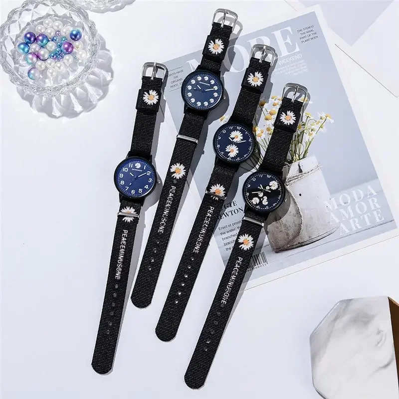 Daisy Wrist Watch Women Fashion Nylon Strap Dress Quartz Watch Simple Wild Girlfriends Couple Watch Birthday Gift Women