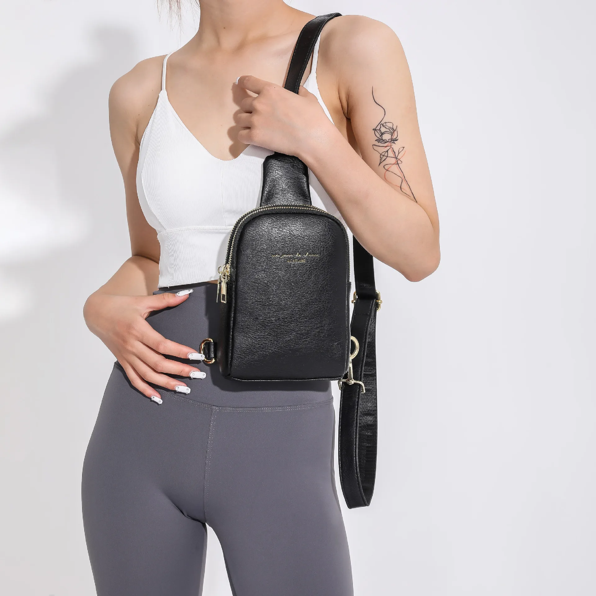 Small Sling Bag Leather Fanny Packs Fashionable Shoulder Crossbody Belt Bag Travel Chest Bag Ladies Purses For Women 2023 Trend