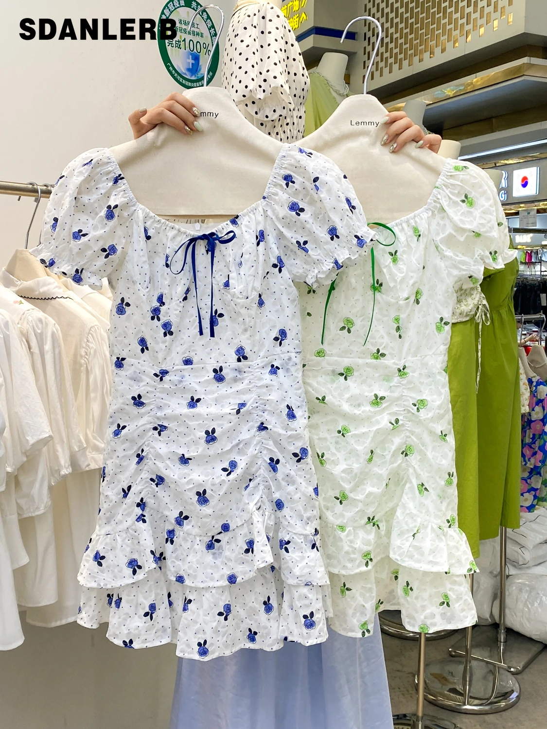 

Женское платье с цветочным принтом, элегантное приталенное платье средней длины с коротким рукавом и высокой талией в французском ретро ст...