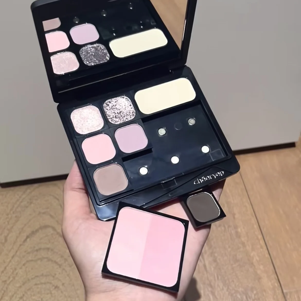 Qianyan Powder Blusher Самособранная пластина Cheeryep High Gloss для макияжа лица Пудра бровей