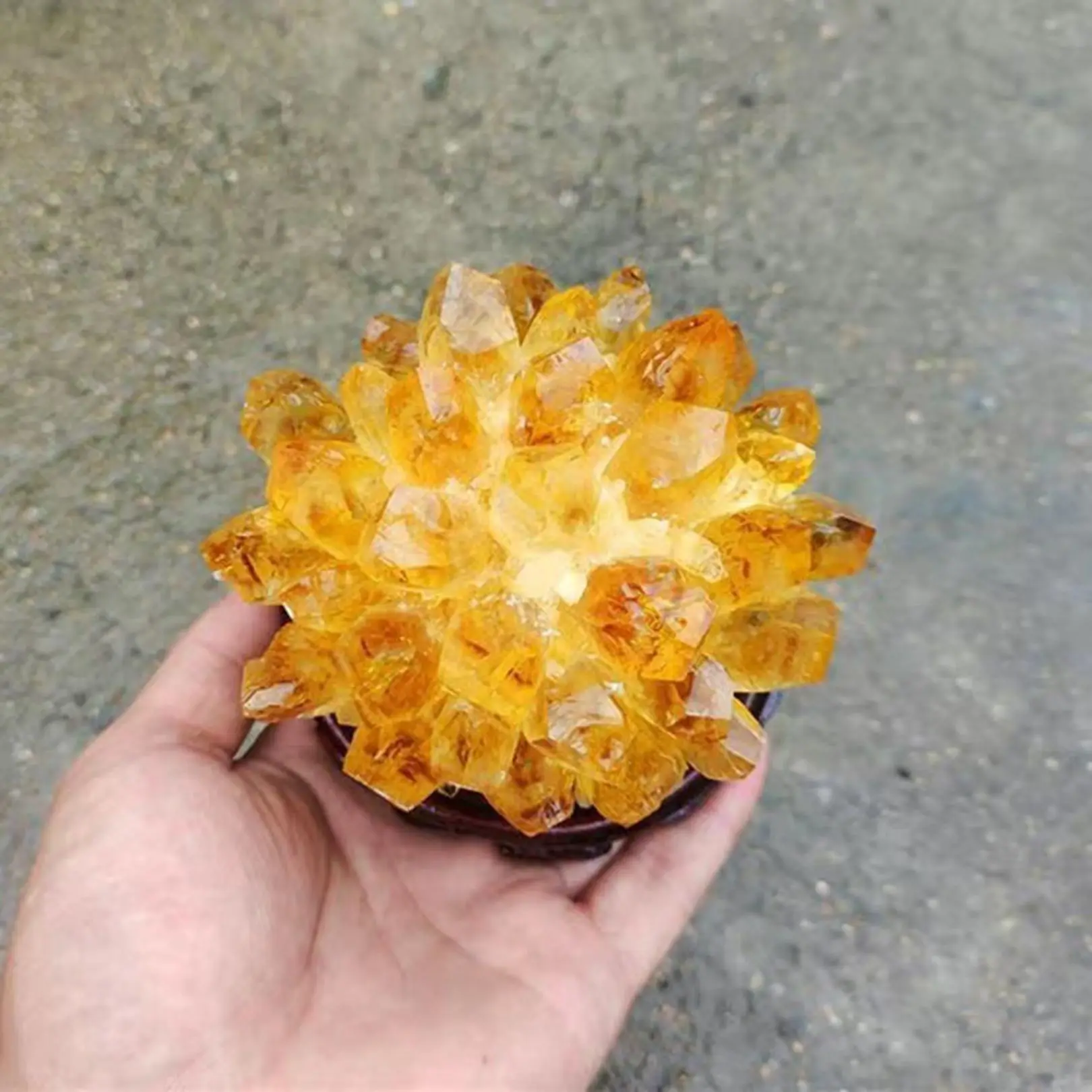 

300g-400gNatural yellow crystal cluster Yellow quartz cluster Healing Yellow original stone mineral specimen Home decoration