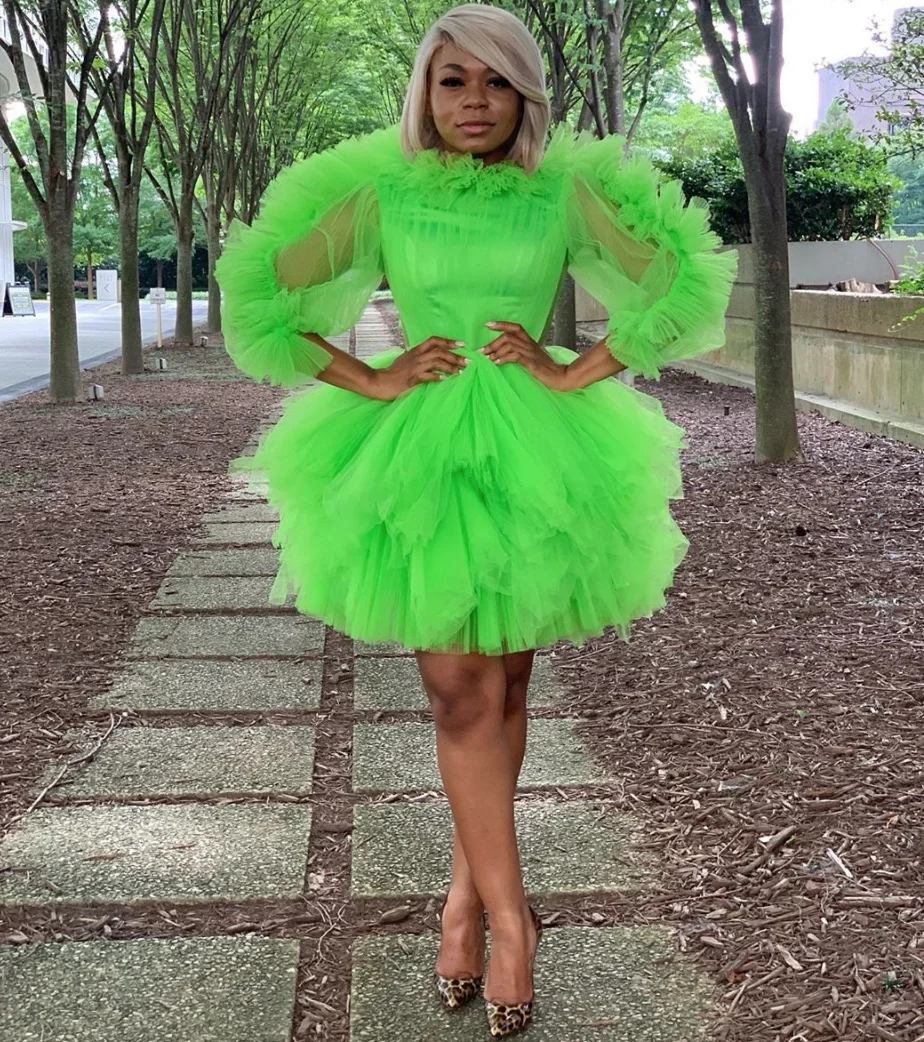 

Light Green Short Tull Prom Gowns O-Neck Extra Tiered Ruffles Long Sleeves Evening Dress Mini Length Robes De Soriee Customize