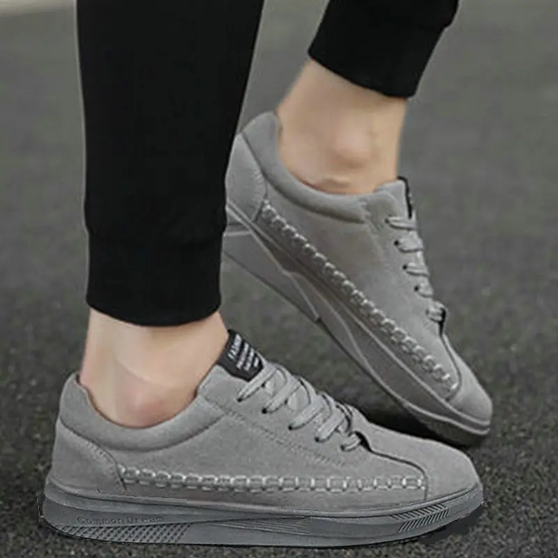 Мужские модные однотонные туфли для прогулок и скейта Нескользящие на шнуровке