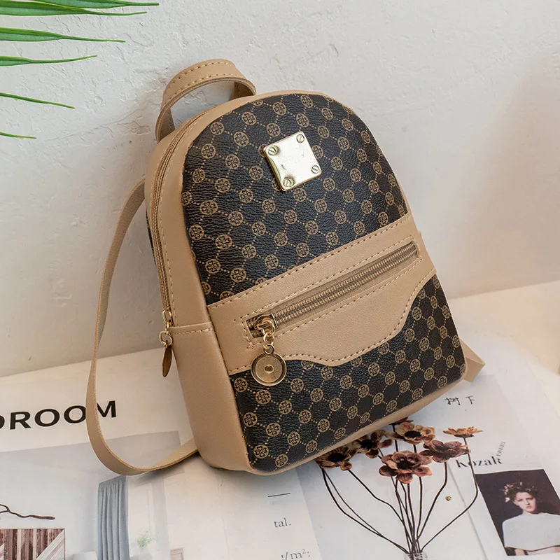 Фото Женский рюкзак 2021 новый с принтом модная маленькая Студенческая мини-сумка