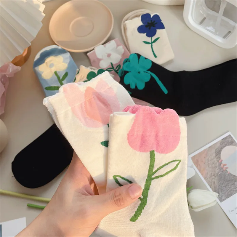 

1 Pair Japanese Korean Style Cartoon Tulip Flower Cute Socks Women Streetwear Skate Harajuku Kawaii Socks Autumn