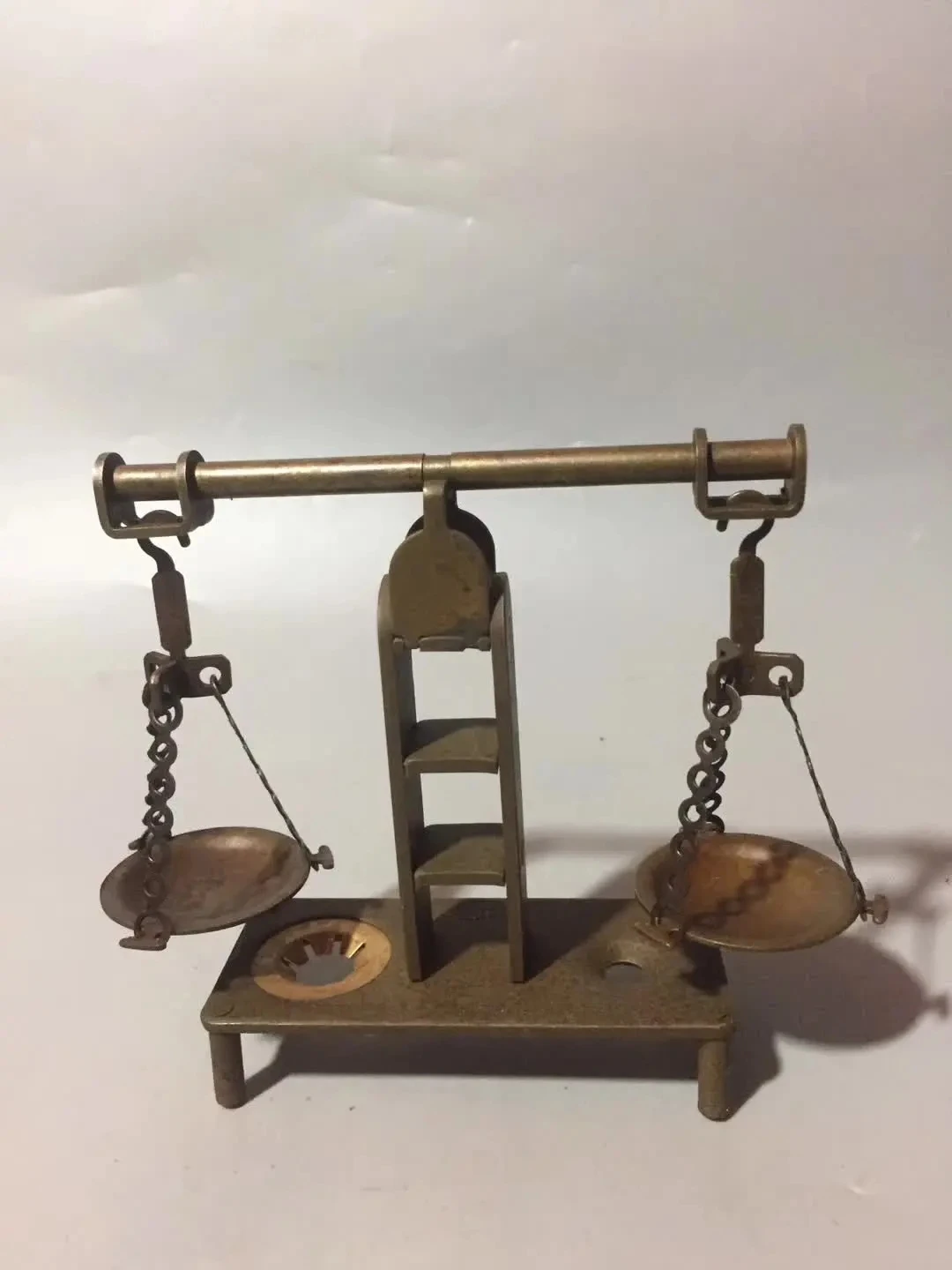 

Китайская резная статуя из чистой латуни из коллекции, старинная медная статуя, инструмент для взвешивания, украшение для дома