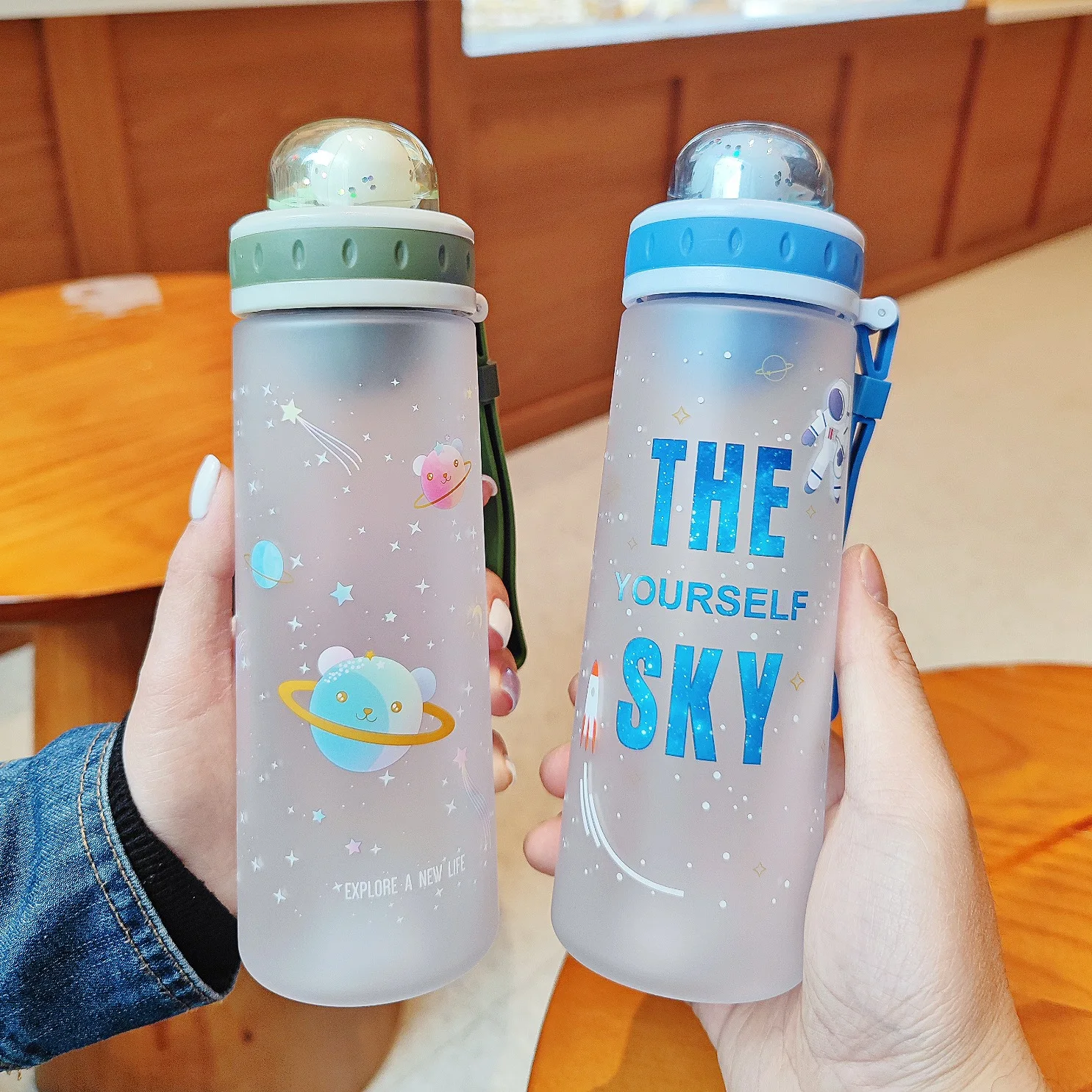 

Water bottle, large capacity, summer plastic, fun water cup with tea and starry sky pattern, student outdoor sports cup