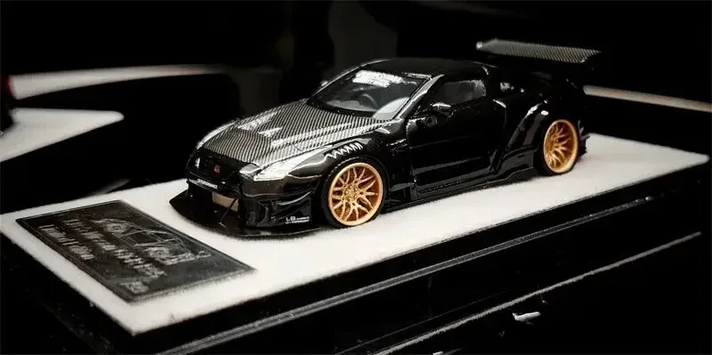 Модель Qidian 1:64 GT-R R35 LB Carbon-Hood Limited299 автомобиля из смолы