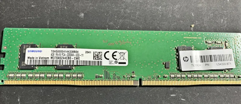 

RAM M378A5244CB0-CWE 4G DDR4 3200 pc4-25600 desktop memory