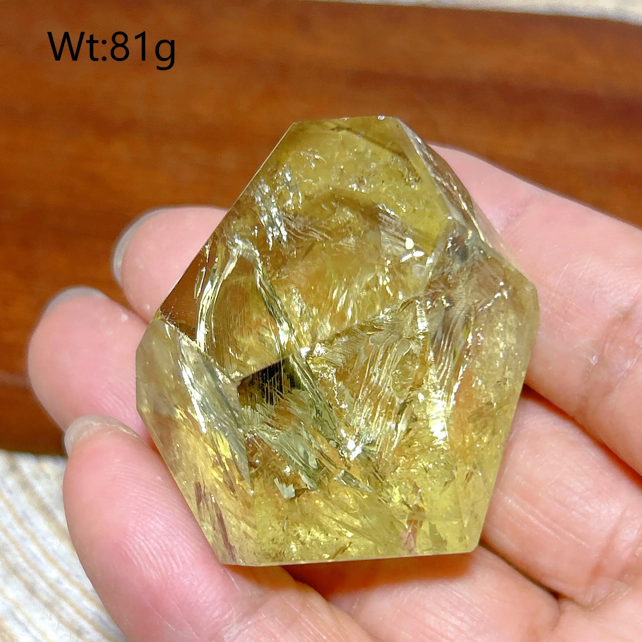 

Полированный дымчатый цитрин для офиса