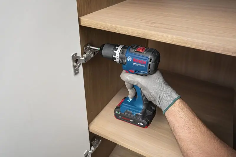 Фото Электрическая дрель Bosch GSR18V-52, 52 Нм, прочная и надежная, с металлическим патроном для высококачественного завинчивания и сверления. №5