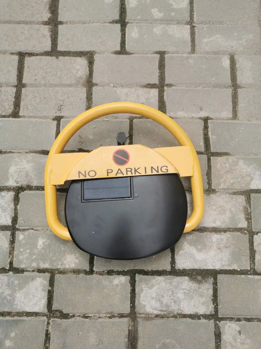 Anti-theft Intelligent Solar Parking Lock Manual Remote Control Car Parking Lock for Car Parking Lot System enlarge