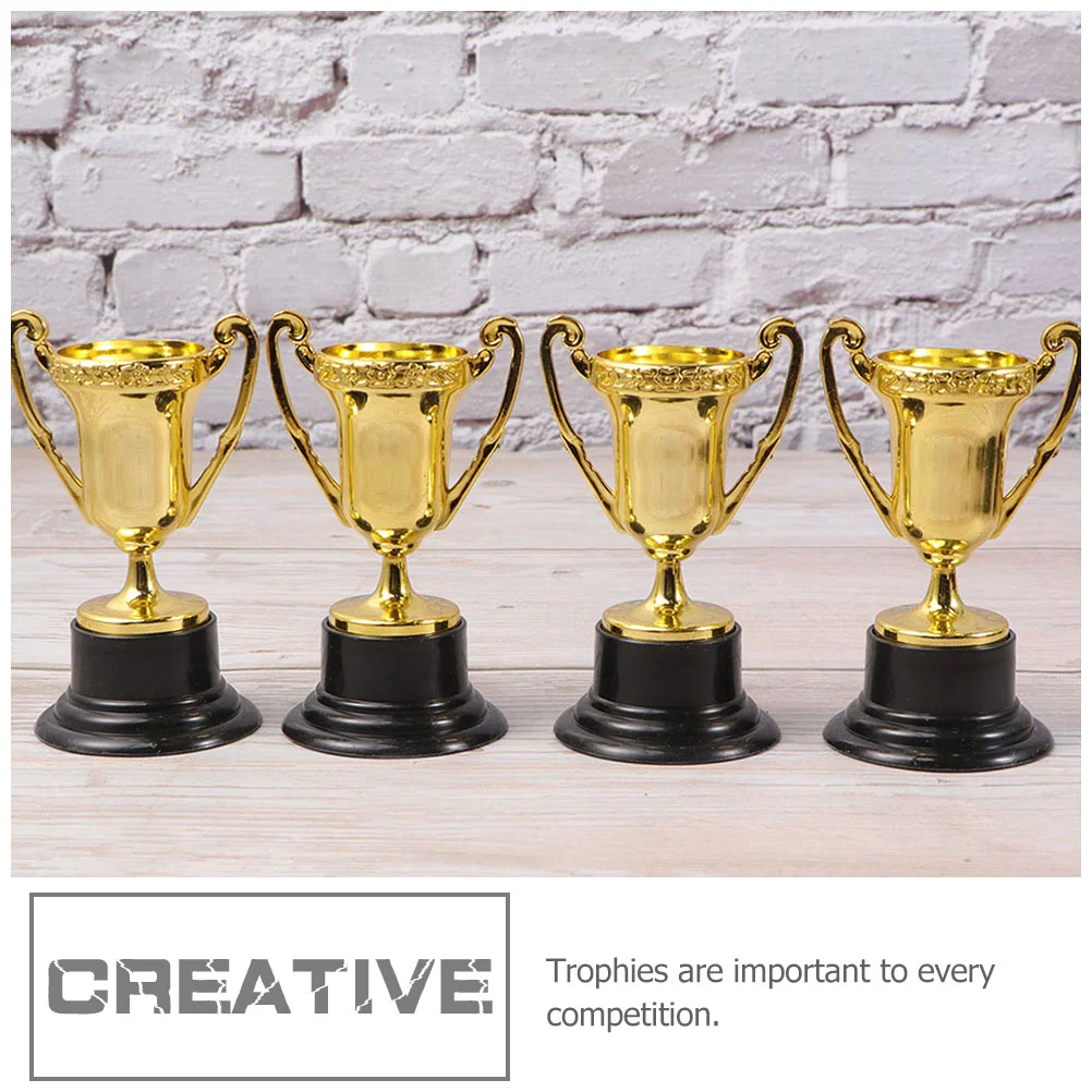 Рисунок 2 - Пластиковые мини-Кубки для трофеев