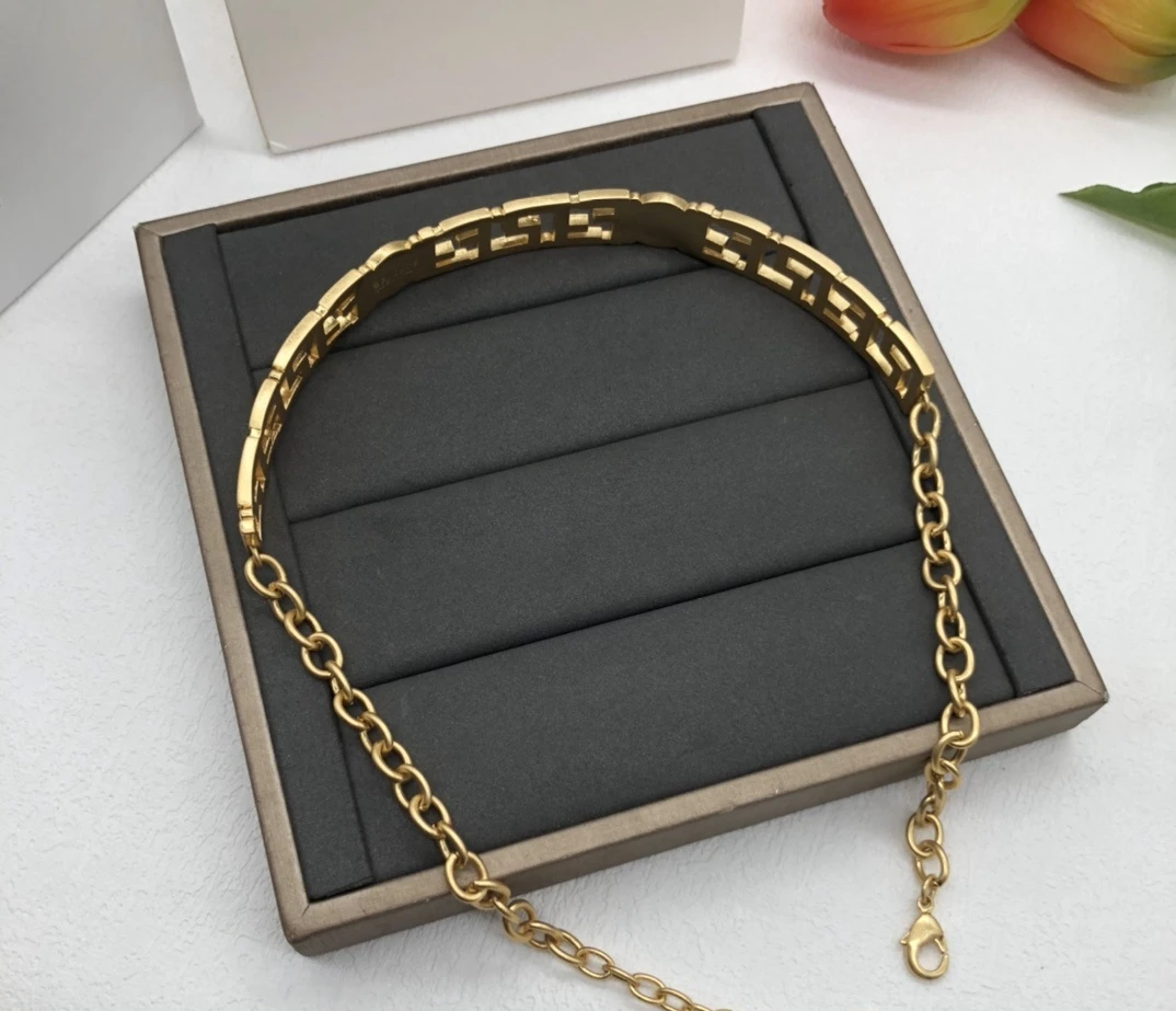 

European and American minimalist style trend retro necklace