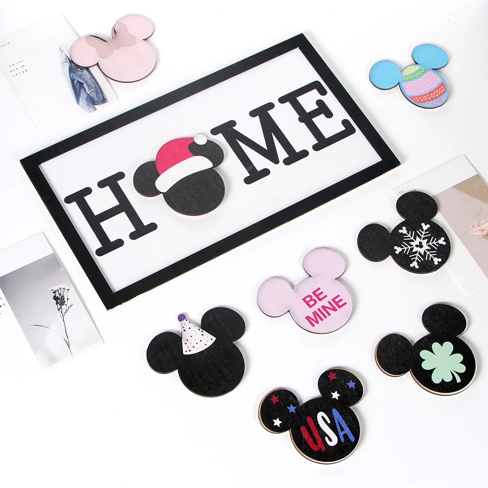 

Деревянные украшения Disney представлены в списке с десятью аксессуарами, которые могут быть Сделай Сам заменены на липучке, приклеенные к укр...