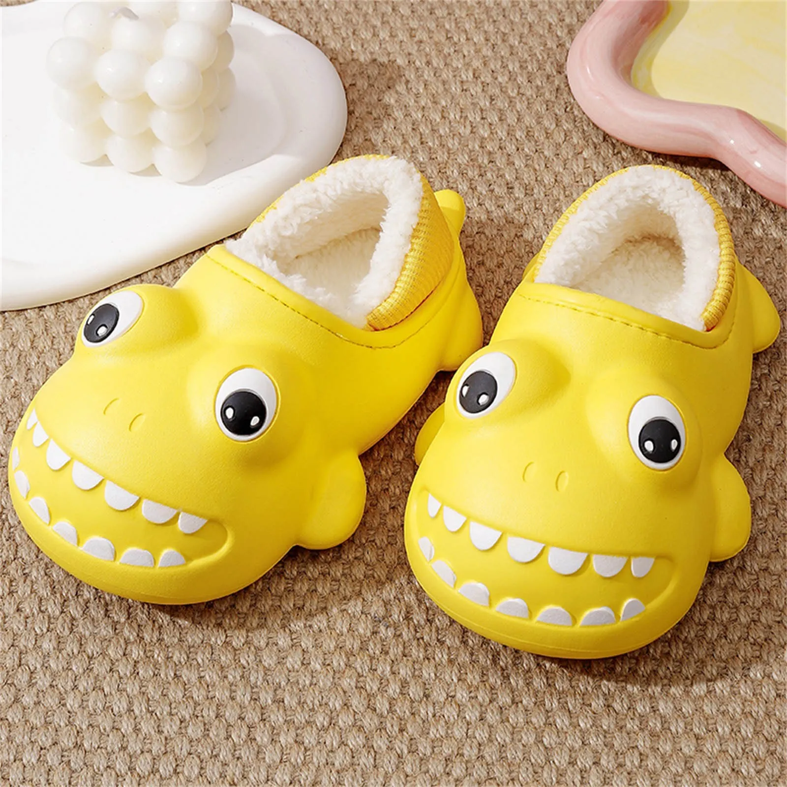 

Тапочки детские хлопковые нескользящие, милые теплые домашние тапки с стереоскопическим мультяшным рисунком акулы для мальчиков и девочек