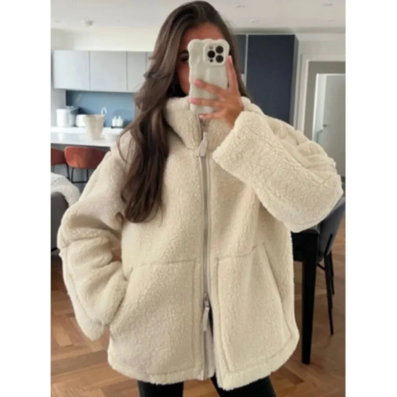 Элегантное однотонное теплое пальто из овечьей шерсти