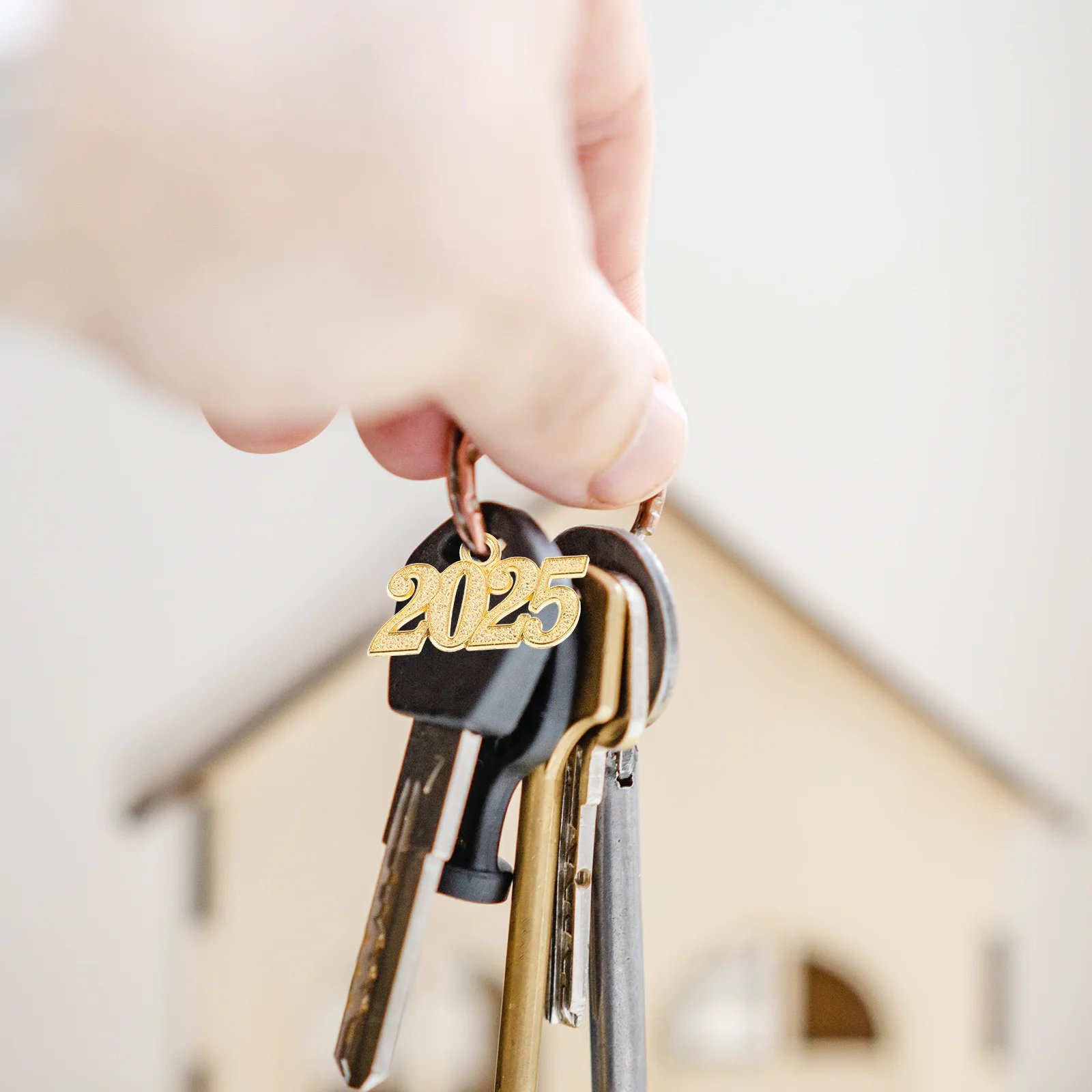 50 шт. 2025 кулон DIY ювелирные изделия номер выпускная кепка подвески шляпа легкий