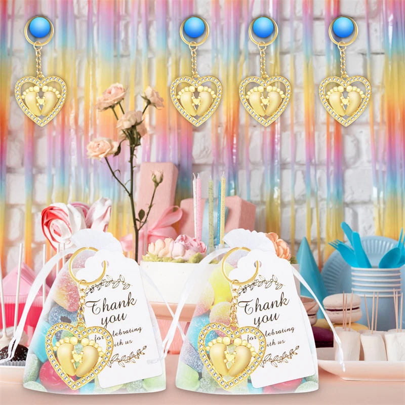 Брелок с моделированием детских ног мешочками из органзы благодарными