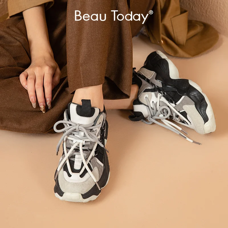 

Женские замшевые кроссовки на платформе, на шнуровке