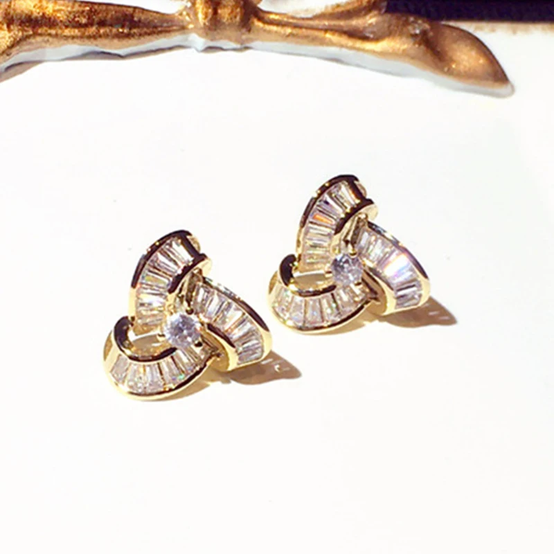 

Luxury Bling AAA Zircon Gold Color Earrings Delicate Round Buckle Earrings Elegant Wedding Charm Romantic Jewelry