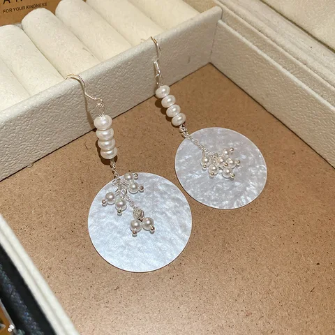 Серьги-подвески DooMei белые акриловые с искусственным жемчугом