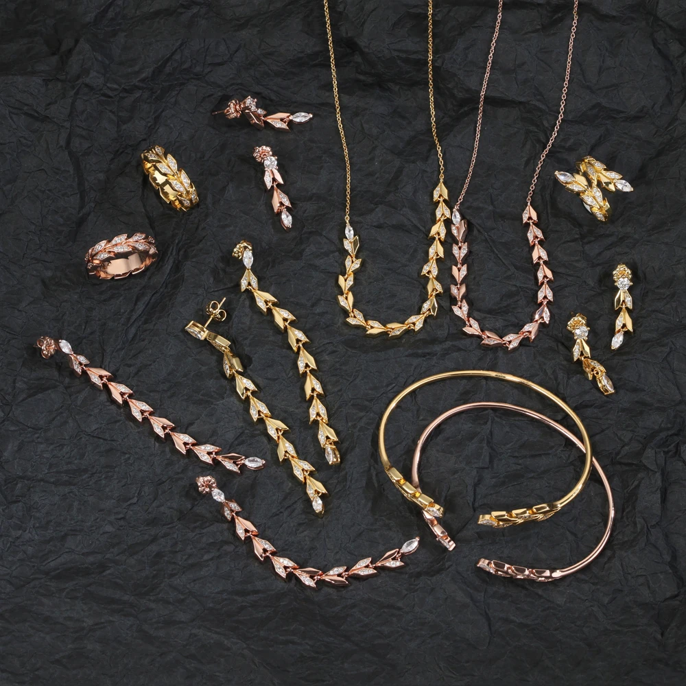 

Женское ювелирное изделие из серебра 925 пробы