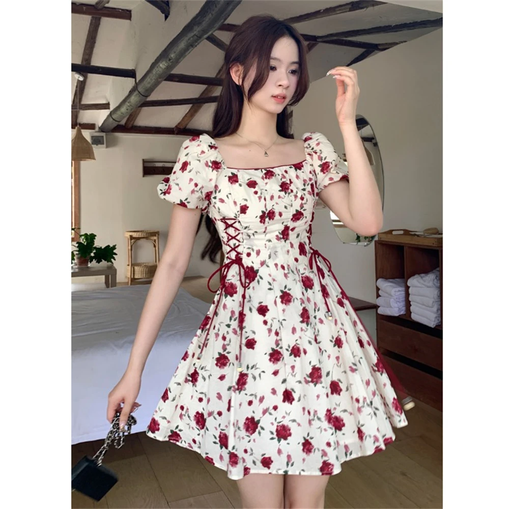 

Женское короткое платье с квадратным вырезом, маленькое приталенное платье во французском стиле с рукавами-фонариками и цветами розы, весна-лето 2023