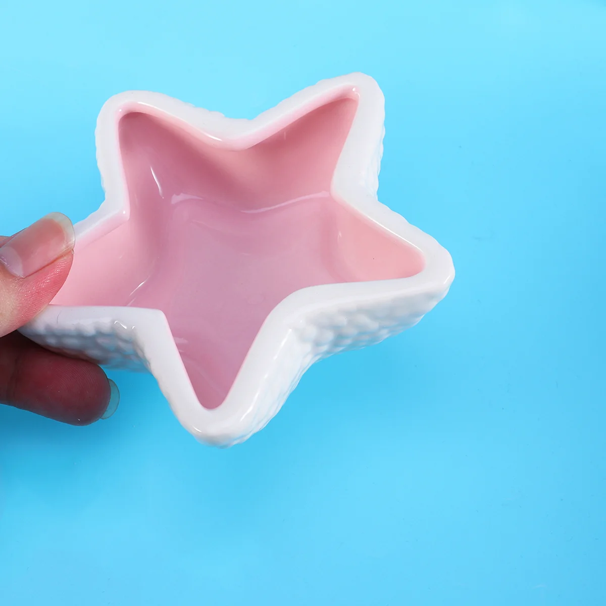 

1pcs Beautiful Creative Colorful Ceramic Star Ceramic Bowl for Hamster