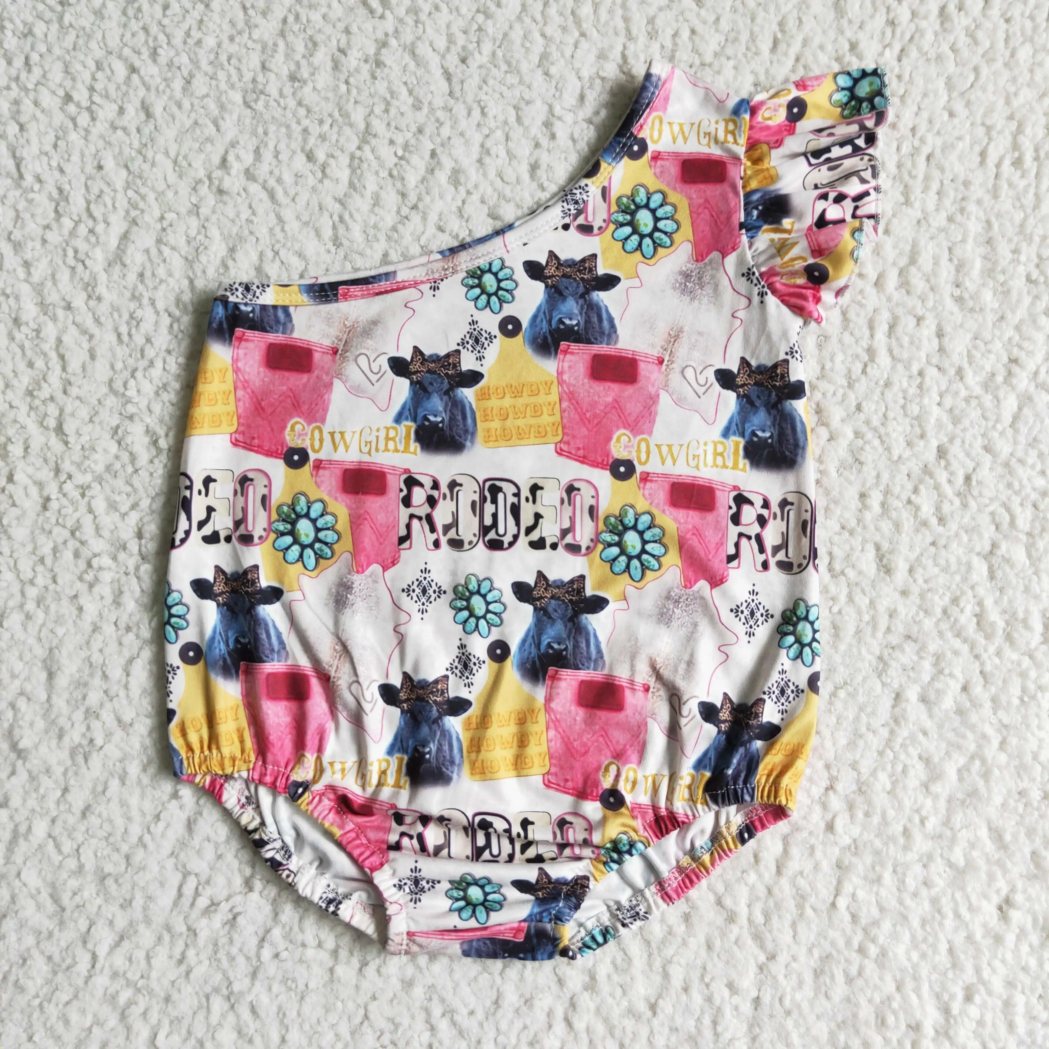 

RTS Baby Romper Heifer Diamond Print Ruffles Sleeves Boutique Rodeo Western Jumpsuit Baby Infant Sleeper Children Wear