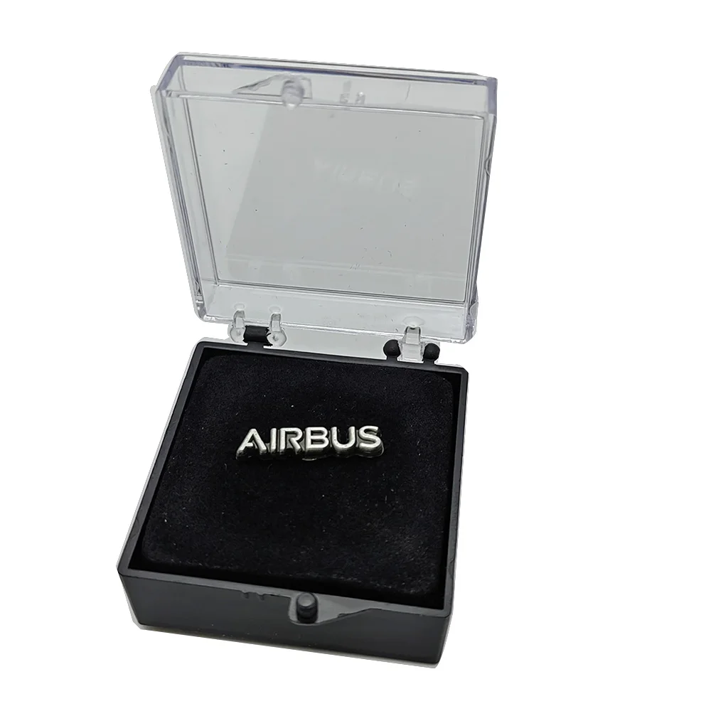 

Авиационный значок Airbus из металла