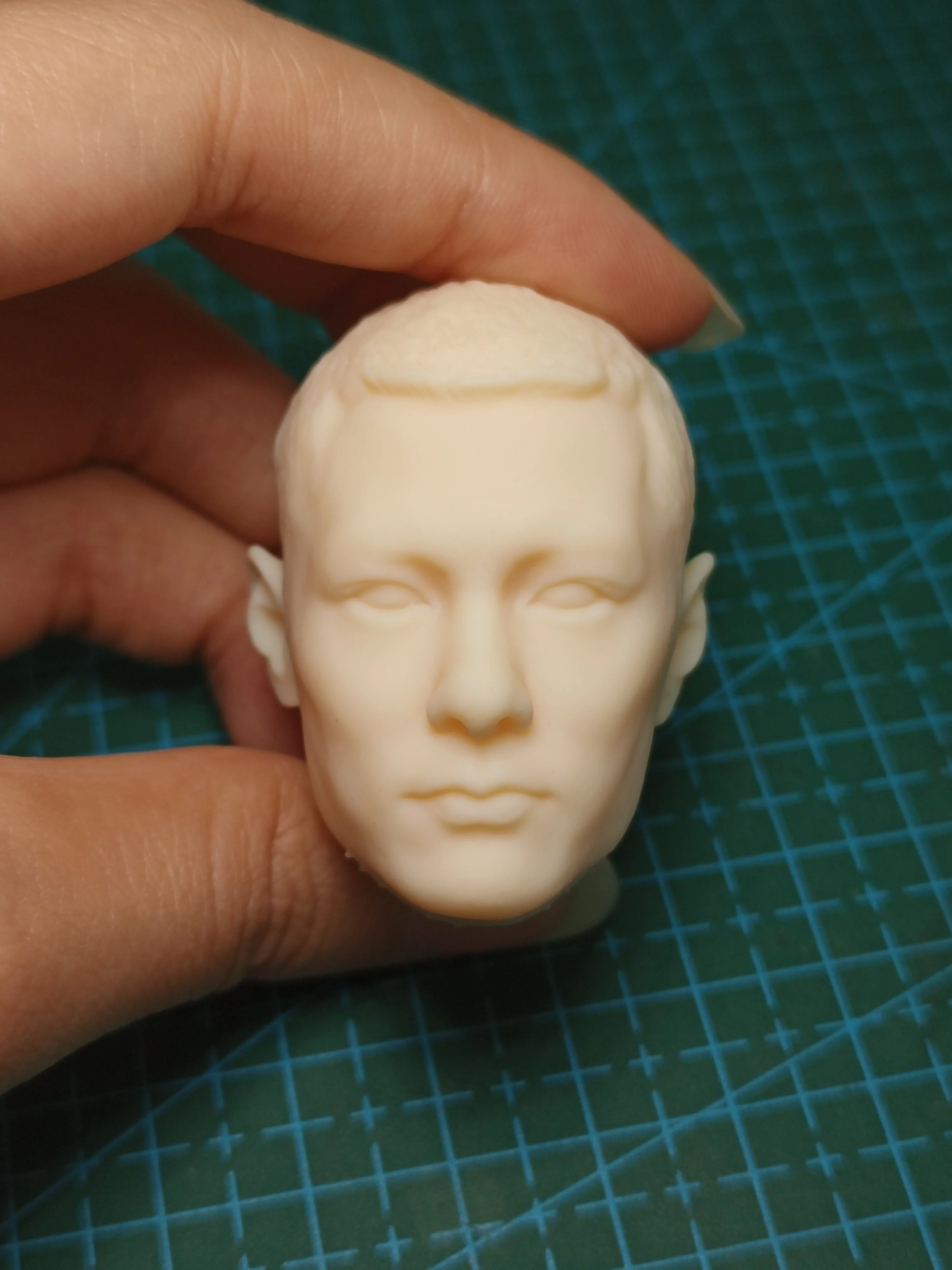 

1/6 Scale Shawn Yue Male Head Sculpture Carving 1:6 Star Unpainted Model Fit 12'' Action Figure Body Soldierl Toys Collection