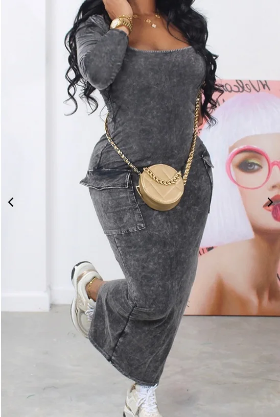 Женское длинное платье-футляр с квадратным вырезом