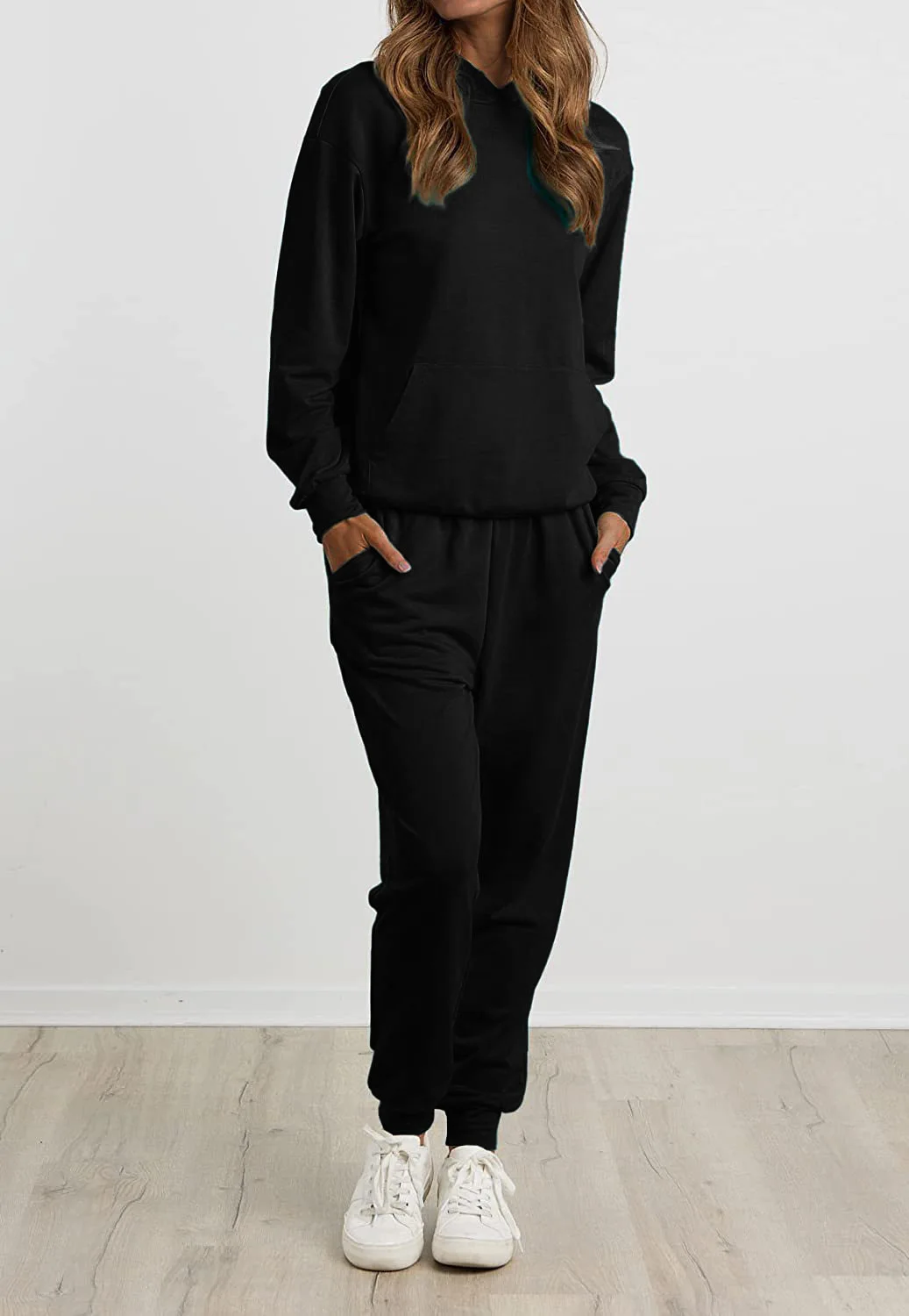 Рисунок 5 - Женский спортивный костюм с длинным