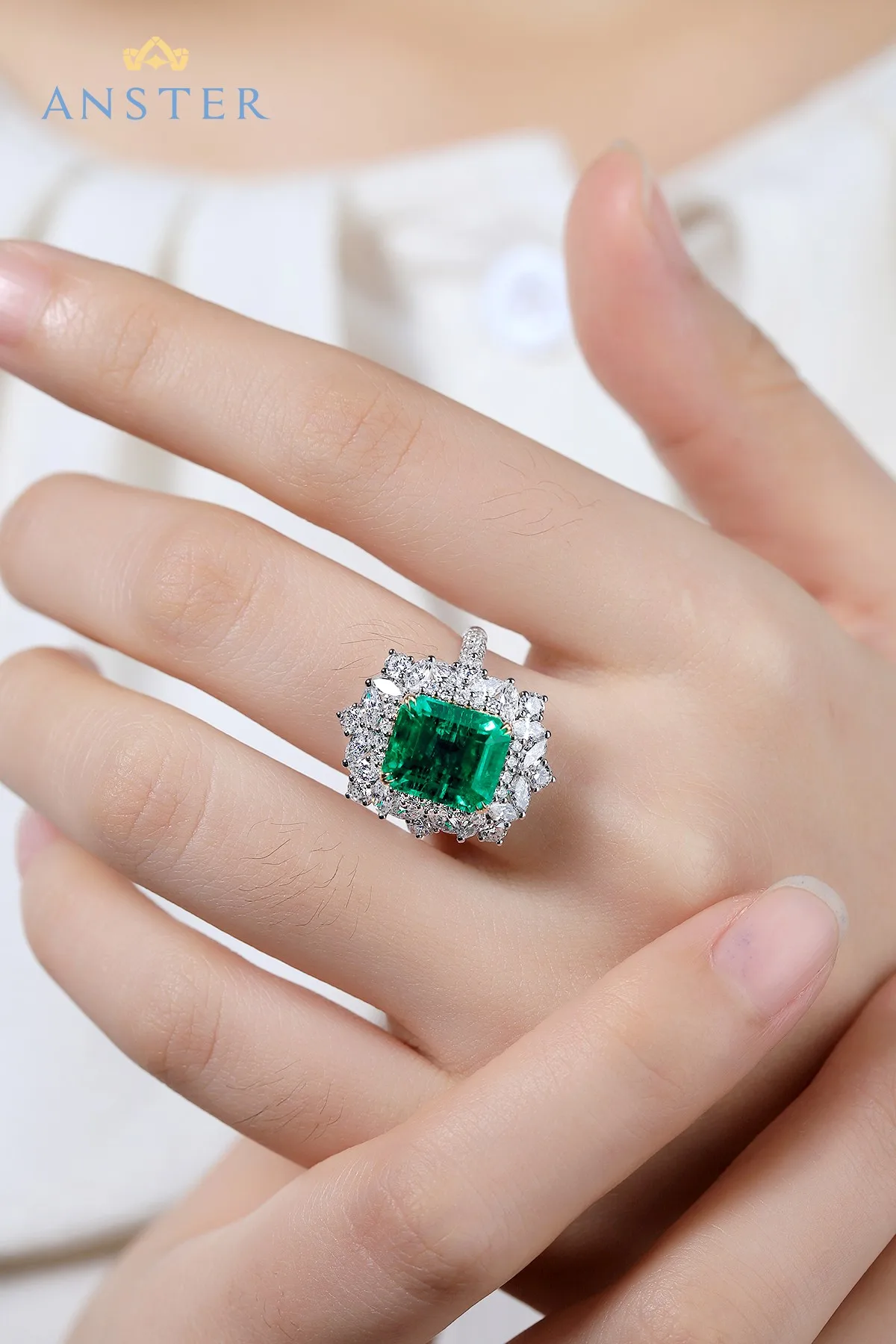 Роскошное кольцо с изумрудом 18K Lab для женщин