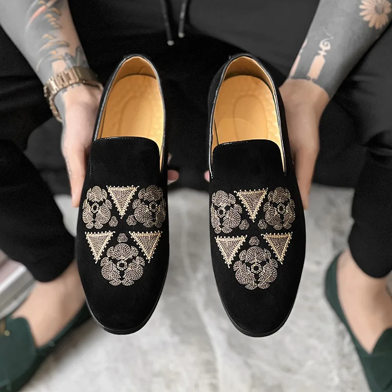 

Man Vintage Loafer Suede Embroidery Flower Slip-On Leather Comfortable Business Nightclub Hairstylist Shoe Men Zapatos De Hombre