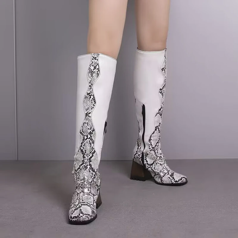 

Женские ботинки челси на квадратном каблуке, мотоциклетные ботинки средней длины с круглым носком, модная дизайнерская обувь в готическом стиле, Осень-зима 2023