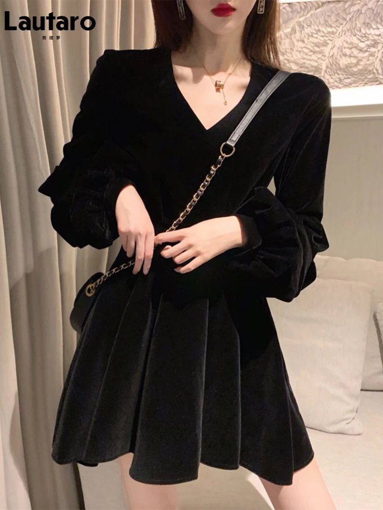 

Lautaro Осеннее черное мини-вечернее платье из мягкого бархата с V-образным вырезом и длинным рукавом С пышной юбкой Милые короткие женские пла...
