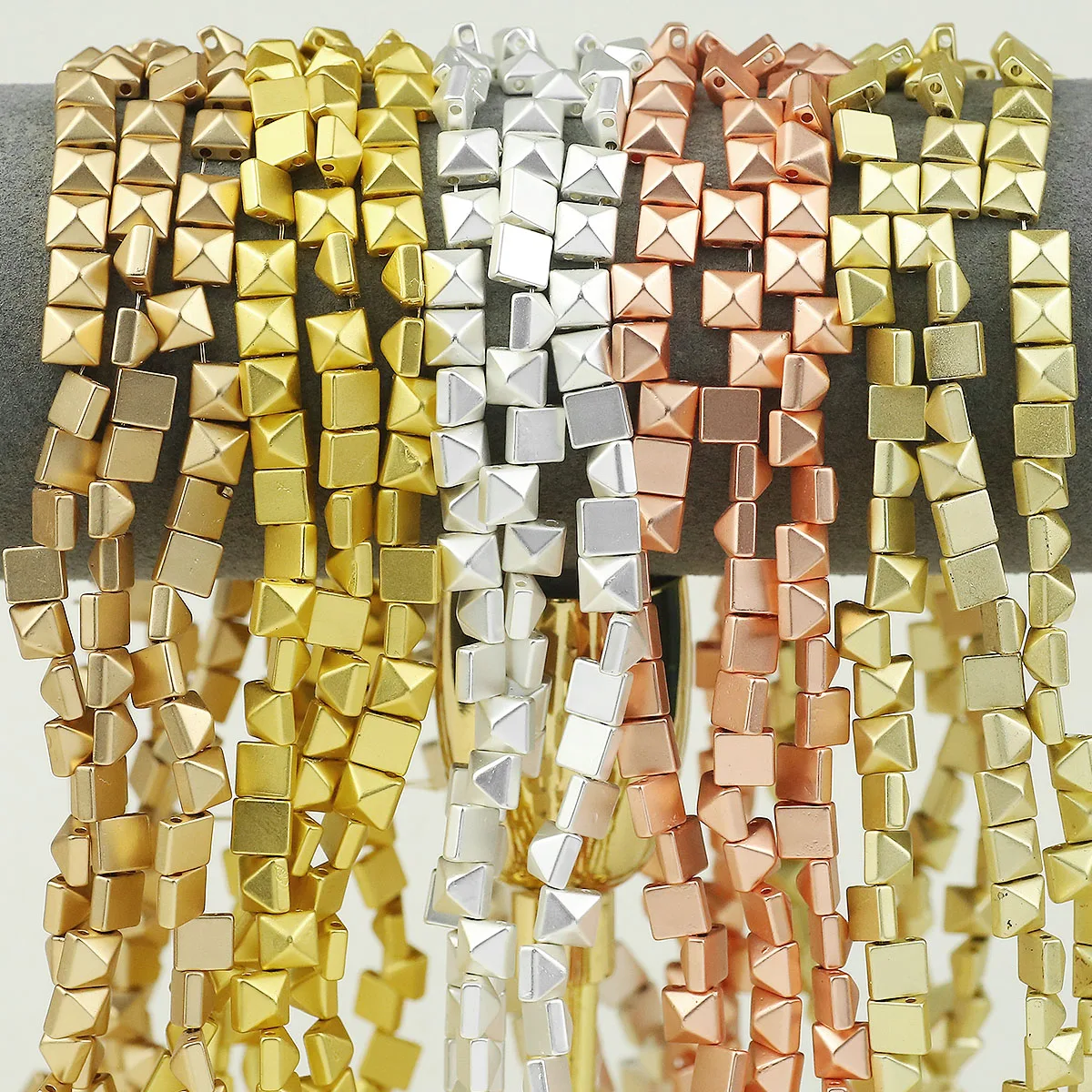 Квадратная матовая пирамида гематит бусина с двойным отверстием