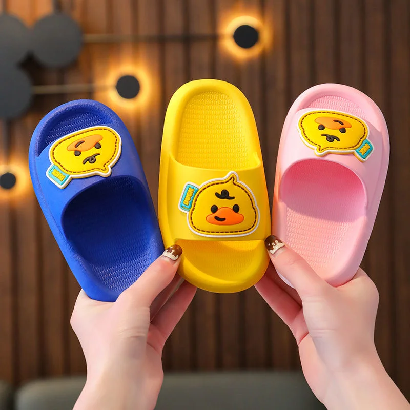 Тапочки детские летние с мультяшным динозавром мягкая нескользящая обувь для